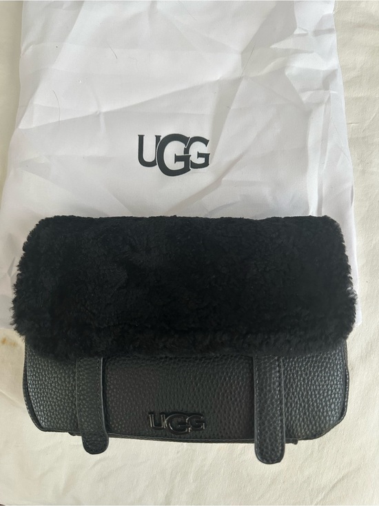 UGG Handbags - UGG Black Shearling-Trim Pebble Leather Shoulder Bag